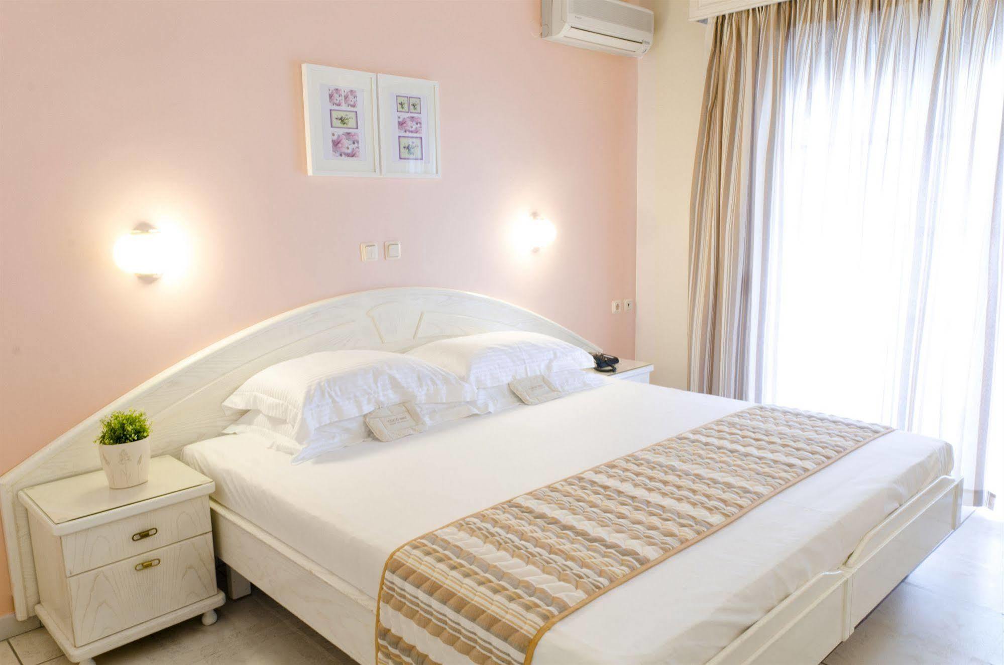 Hotel Strass Paralia Katerinis Bagian luar foto